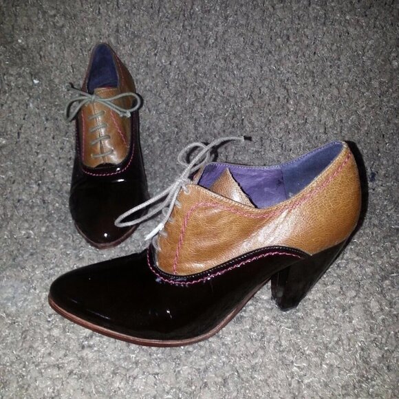 TRUE RELIGION-Patent Leather Oxford Booties-Handmade-Browns-Sz 6-Excellent - Picture 1 of 7